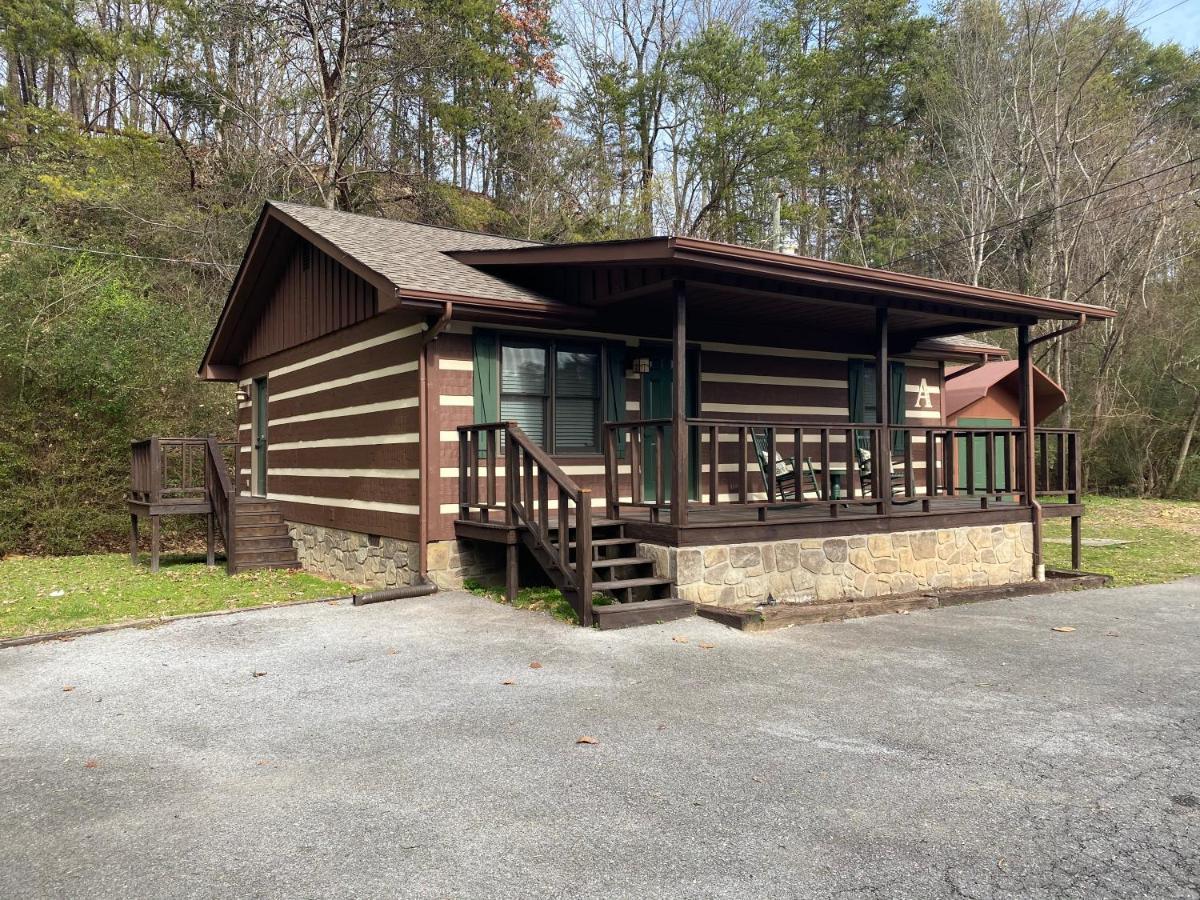 Villa On Dolly Time 1 Mile From Dollywood à Pigeon Forge Extérieur photo